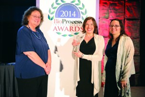 Ann Lazic and Nicole Ford accepting for NanoTemper Technologies